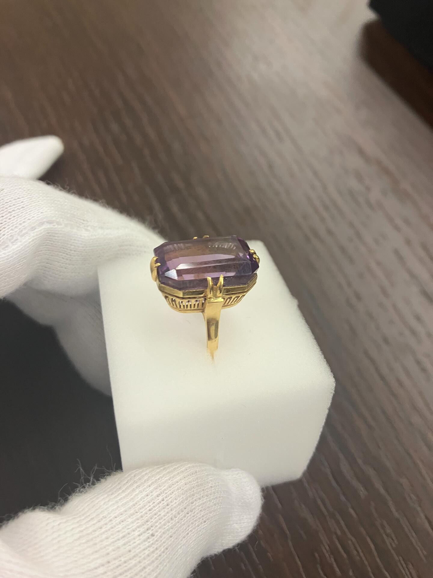 金の相場が大幅に崩れました